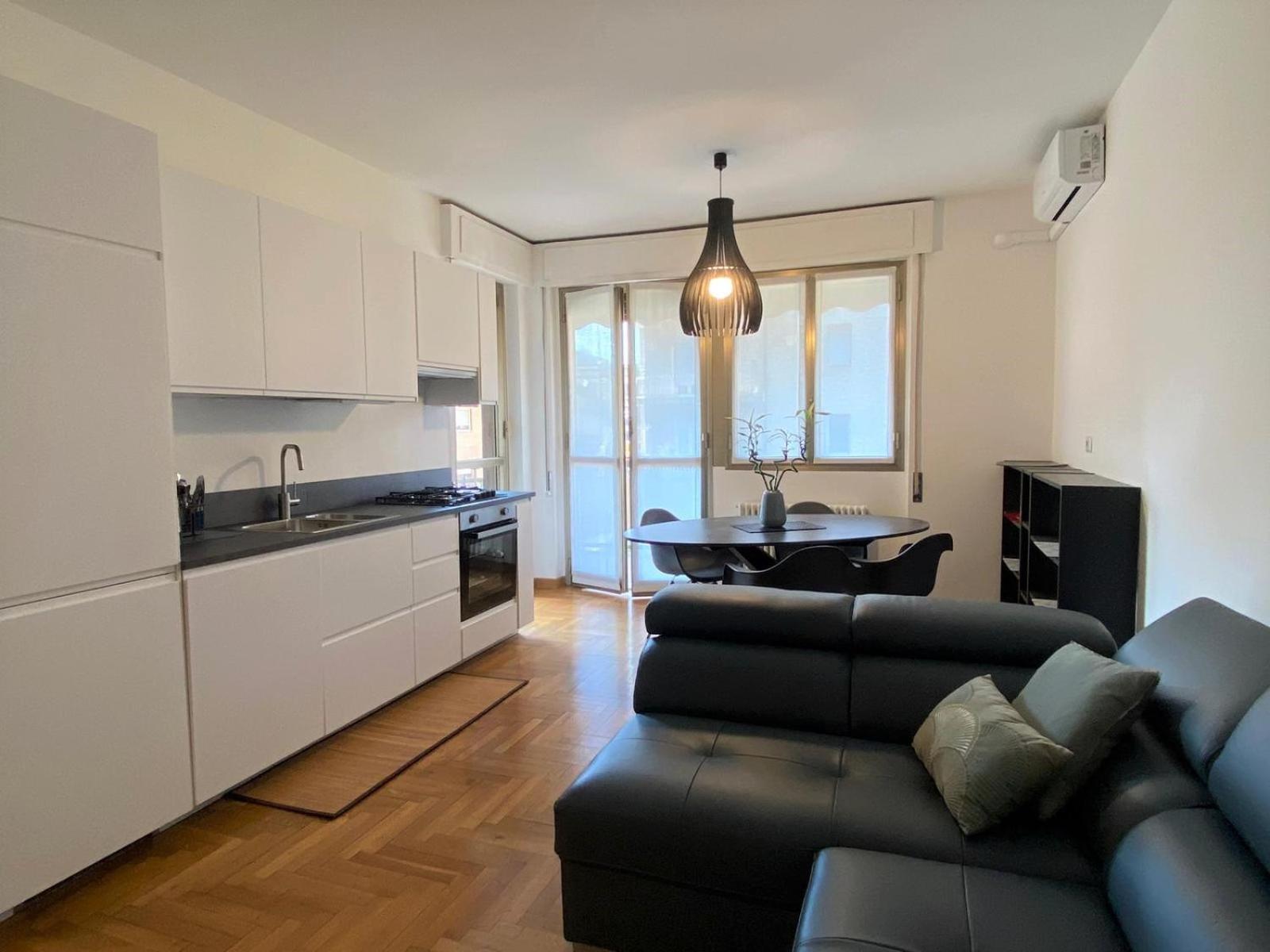 The Little Duck - Modern Apartment With Balcony Como Exterior foto
